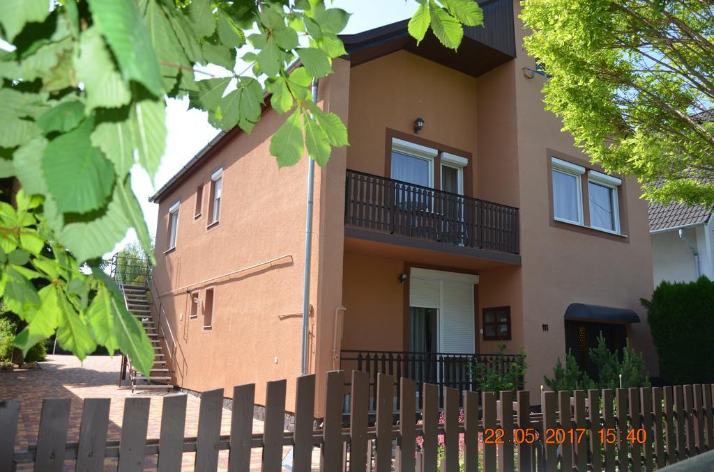 Family 2-Rooms Apartment Хевіз Екстер'єр фото