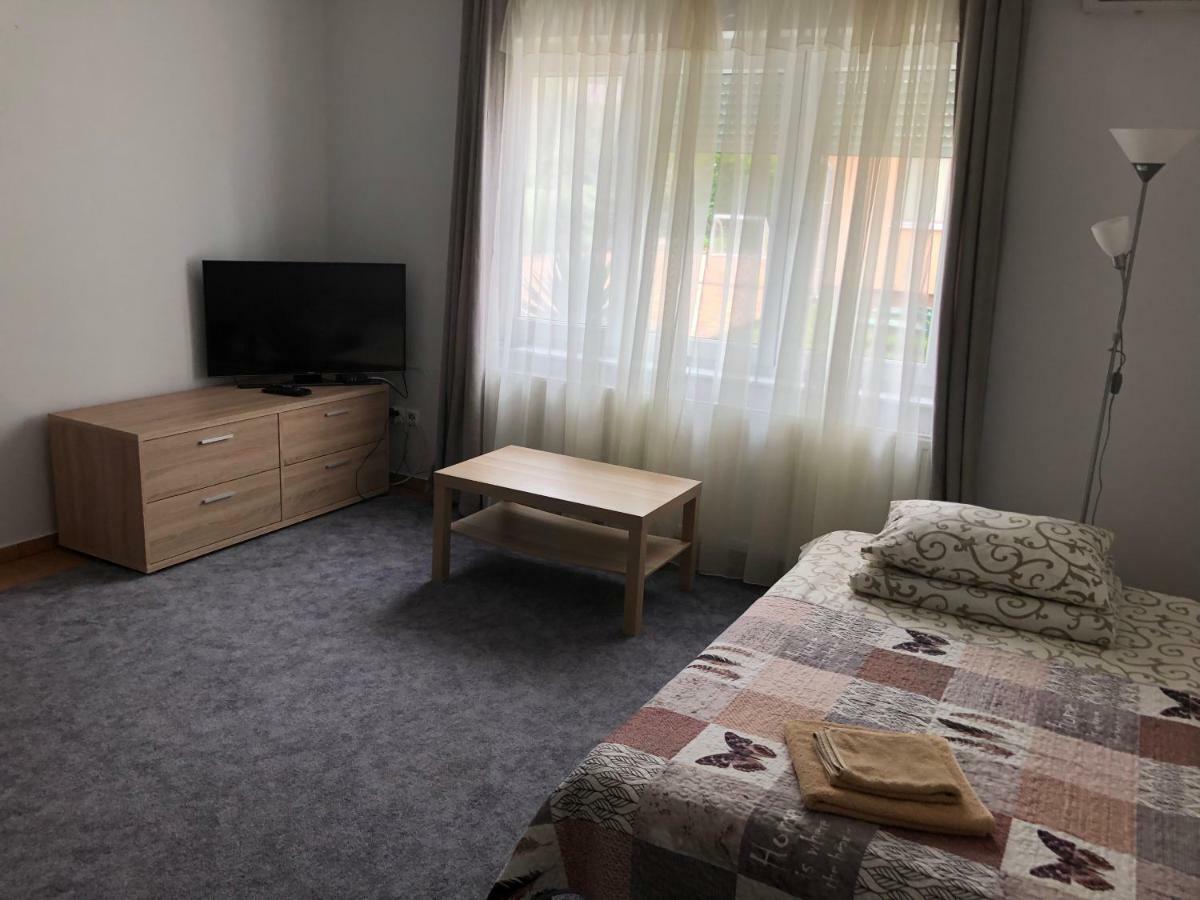 Family 2-Rooms Apartment Хевіз Екстер'єр фото